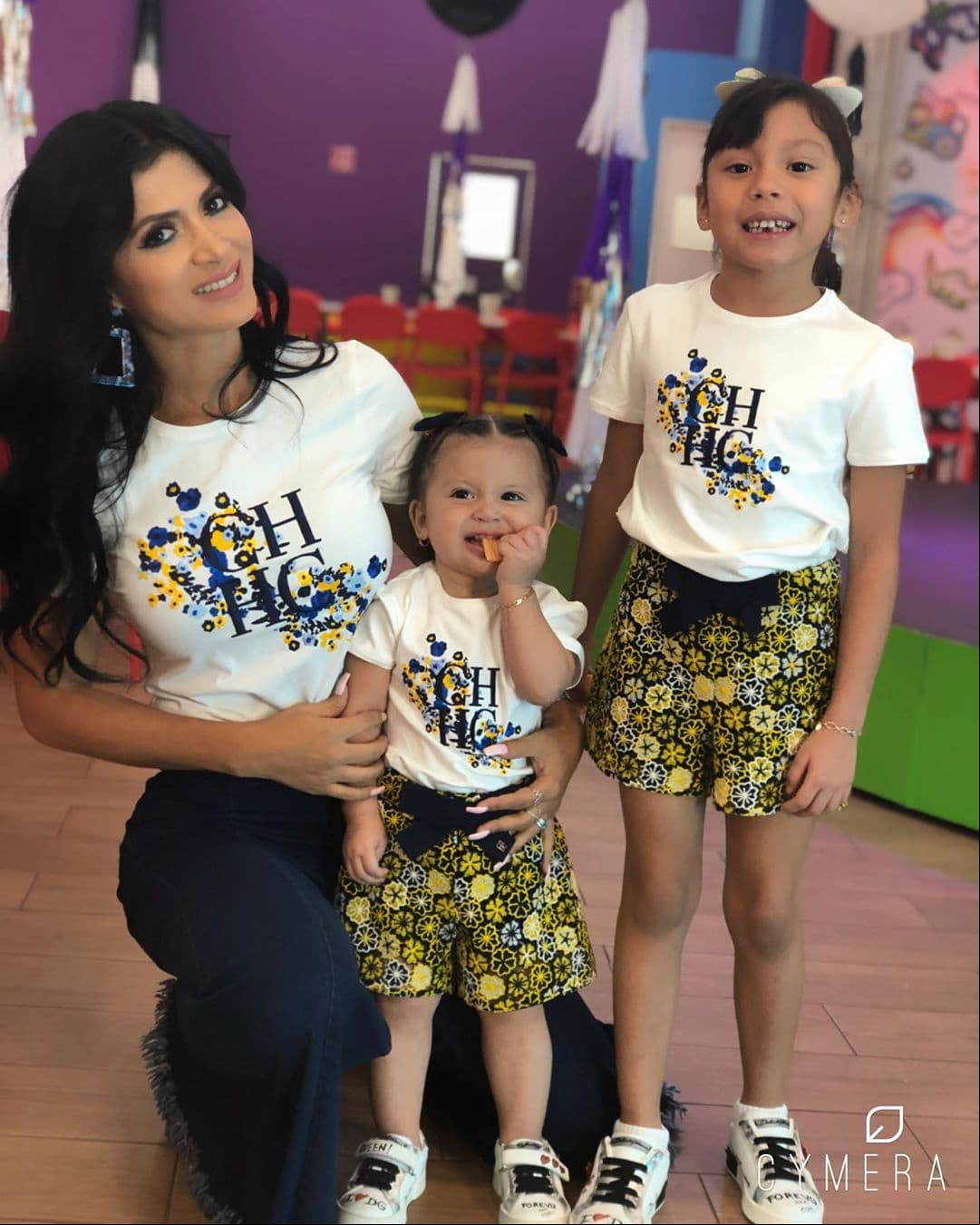 En julio de 2018, Kimberly Flores y Edwin Luna se convirtieron en padres de Gianna, quien tiene su propia cuenta de Instagram.