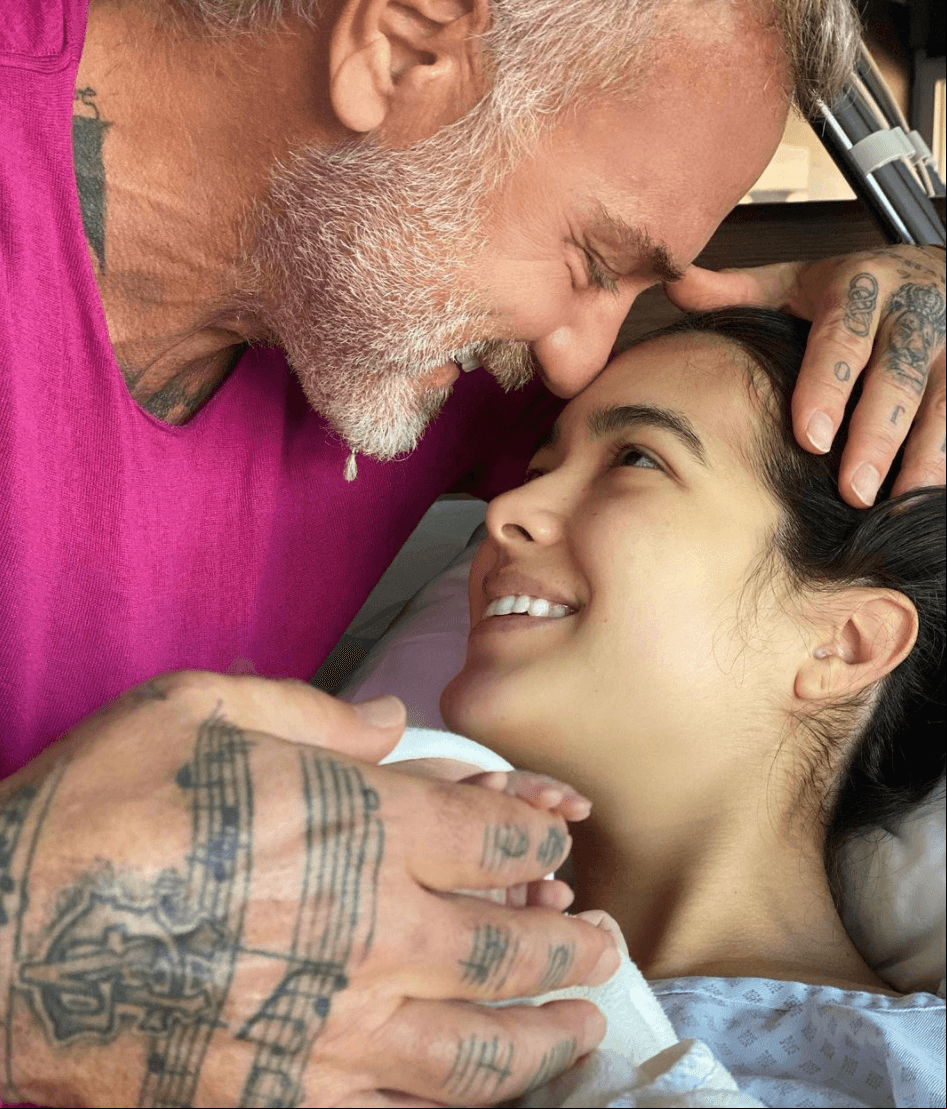 El famoso influencer y empresario, Gianluca Vacchi se convirtió en padre por primera vez de una niña a quien él y su pareja, Sharon Fonseca, llamaron Blu.