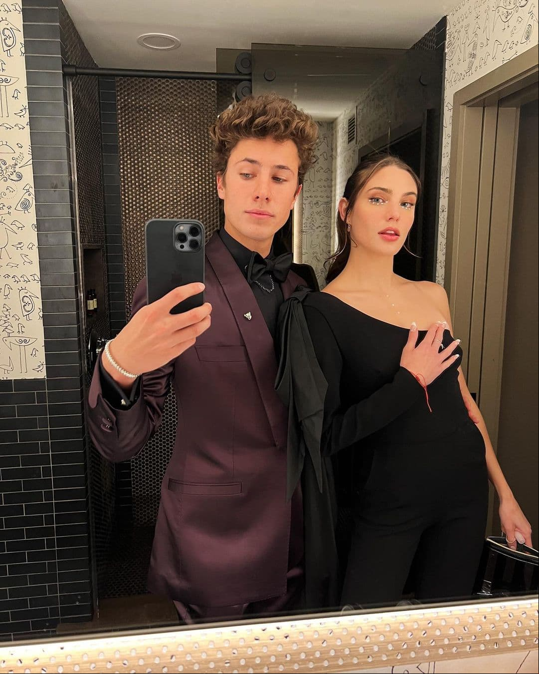 Juanpa Zurita y Macarena Achaga en los Premios Emmy Internacional