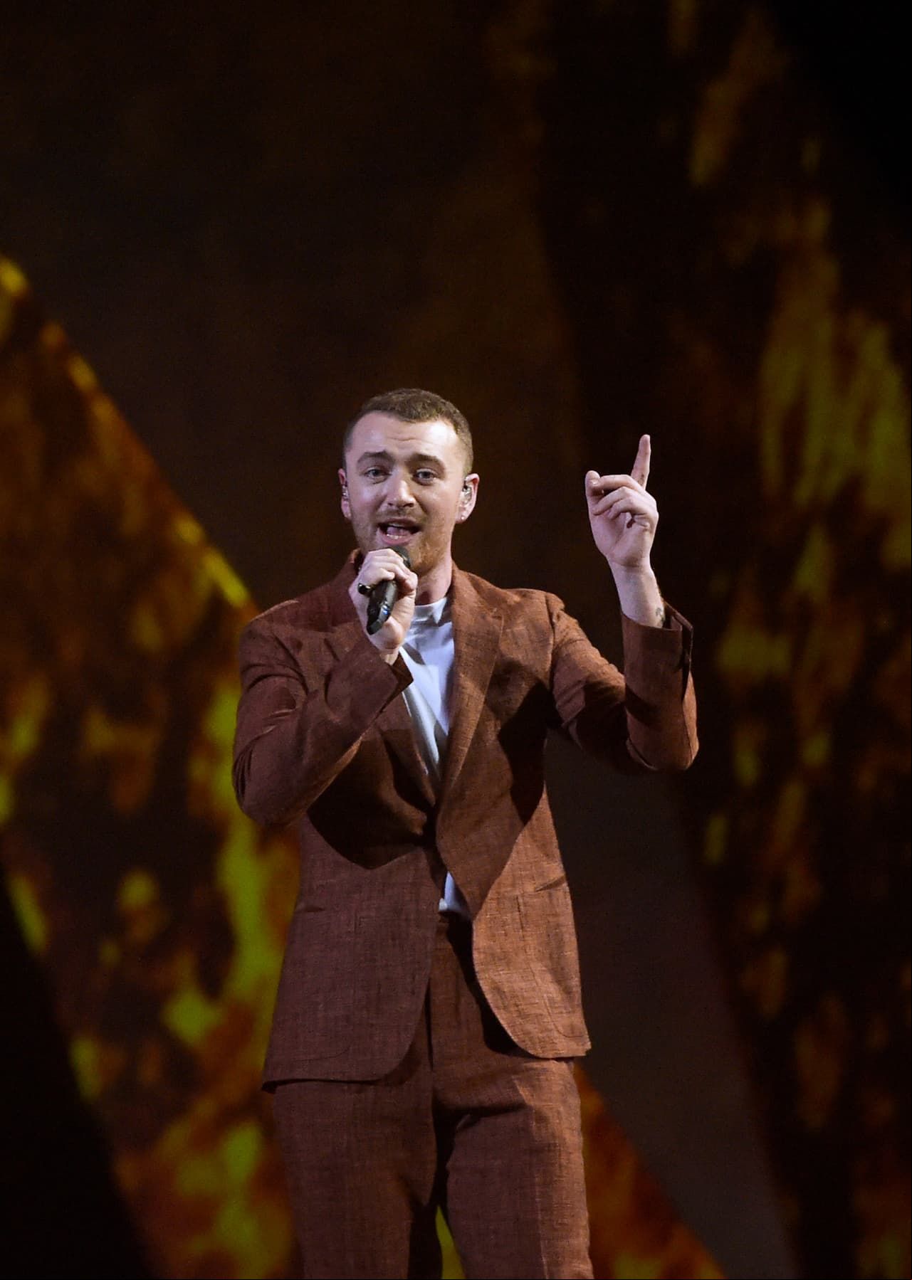Sam Smith captado en una presentación durante el 2018