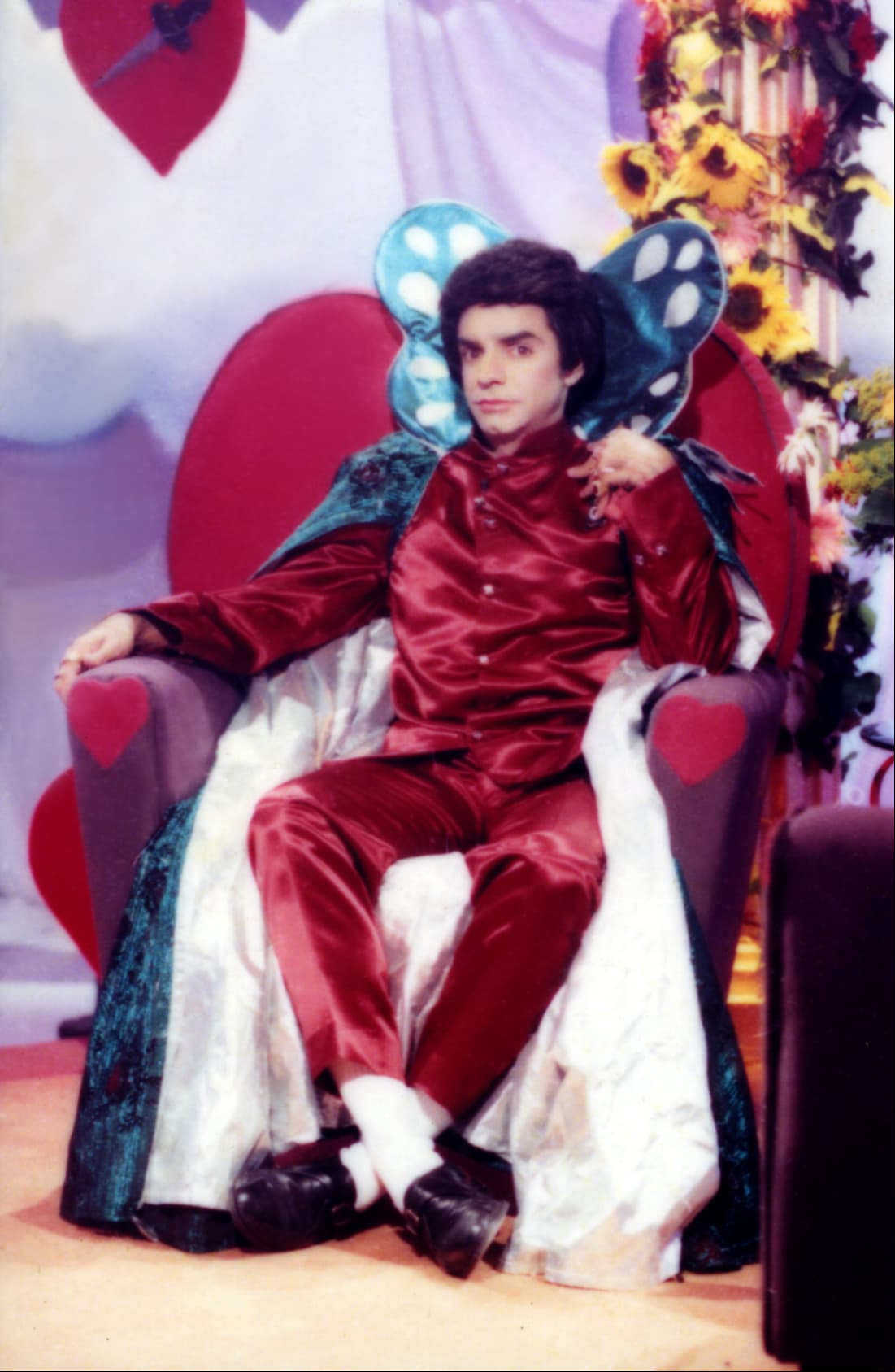 ‘Julio Esteban’ era la parodia de Walter Mercado y se dedicaba a dar los horóscopos, además de ser un consejero sentimental al leer cartas de amor durante su sketch.