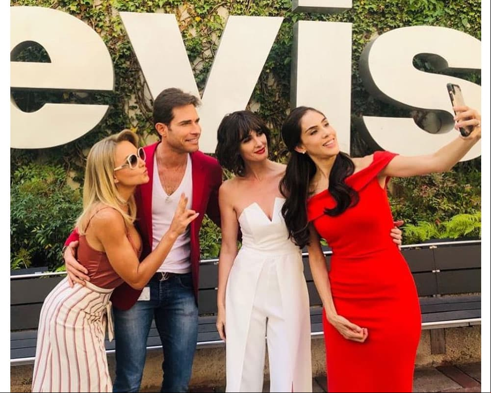 "Ellos protagonizarán los grandes estrenos que ya se preparan en la #fabricadesueños", escribió Televisa Espectáculos