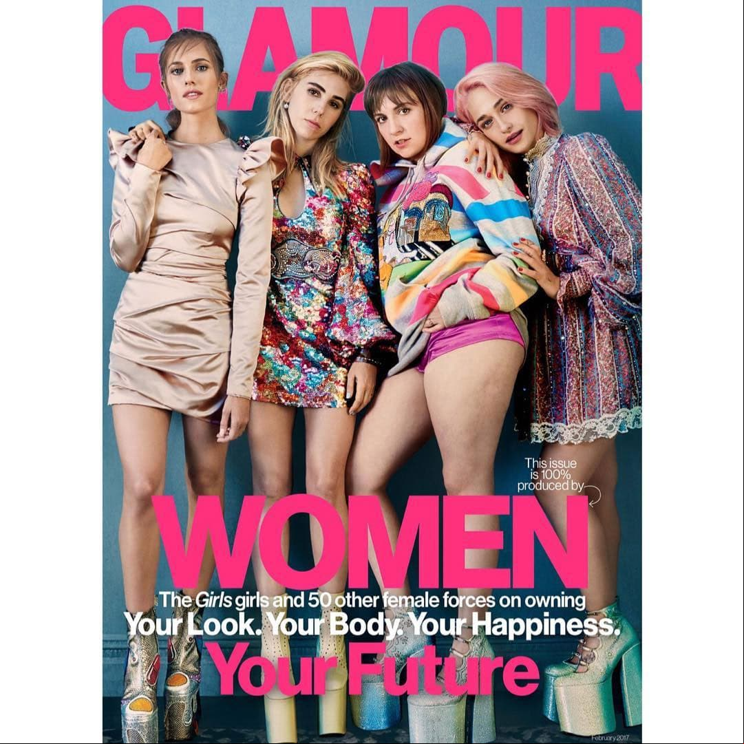 En una foto que compartió en enero de 2017, la actriz Lena Dunham escribió: “Gracias a las mujeres en Hollywood (¡y en Instagram!) que lideran el camino, inspirando y normalizando la forma femenina en TODAS las formas y gracias a @glamourmag por dejar que mi celulitis haga lo que sea en los puestos de revistas en todas partes”.