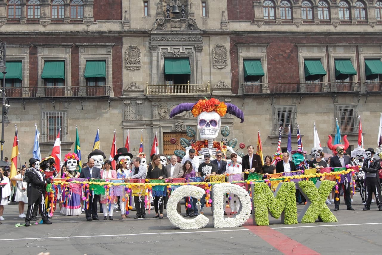 Paola Félix Díaz, Directora del Fondo Mixto de Promoción Turística de la CDMX, dijo: "Es de emoción el poder estar aquí para recordar nuestras tradiciones, desde que los mexicas creían que los xoloescuincles ayudaban a cruzar al otro mundo a las almas (...) Viva México y esta tradición que nos da identidad ante el mundo".