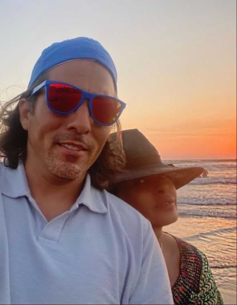 Más tarde, el político también abrió su corazón para expresar el amor que siente por Galilea: “Contigo el amor se celebra todos los días, hoy es solamente un buen pretexto para decirte una vez más que te amo @galileamontijo #sanvalentin/// Así es, solo un pretexto. Te amo”. 
<br>