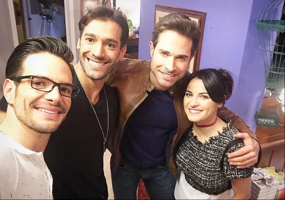 ¡Elenco de 'Papá a toda madre' reacciona ante beso gay de personajes!