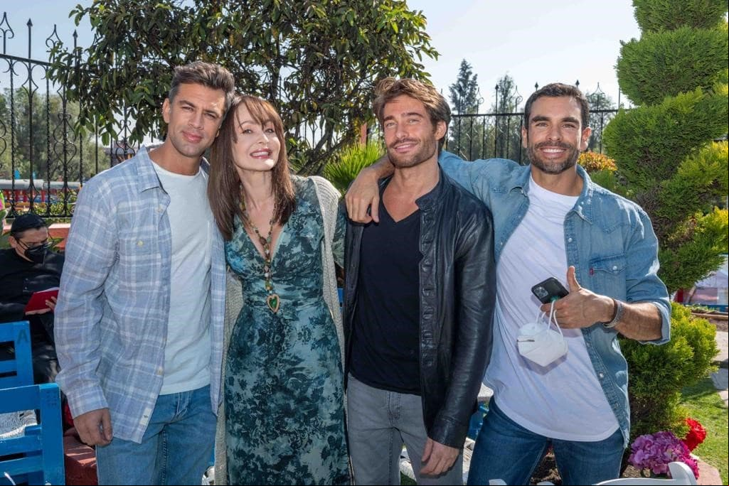 Gaby Spanic y sus 'hijos' dan claquetazo oficial de Corazón Guerrero