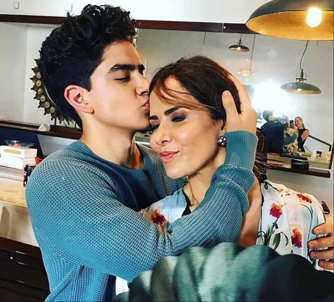 Ahora, el joven se encuentra a días de cumplir 20 años y continúa buscando su lugar dentro de la escena musical en español, bajo el nombre de Ángel.