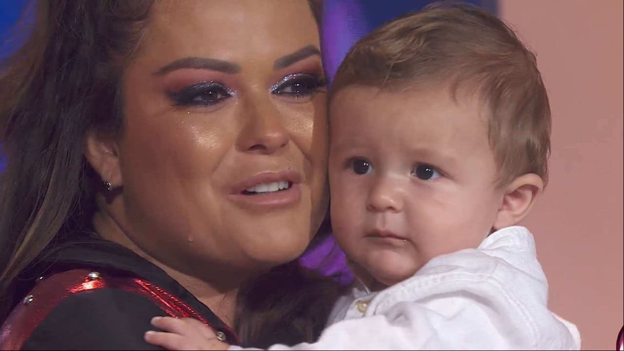 Hijo de Mariana Echeverría la sorprende en ‘Las Estrellas bailan en Hoy’ y ella rompe en llanto