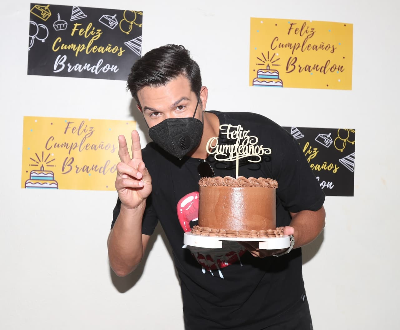 Brandon Peniche celebra su cumpleaños 35 con protagónico de telenovela