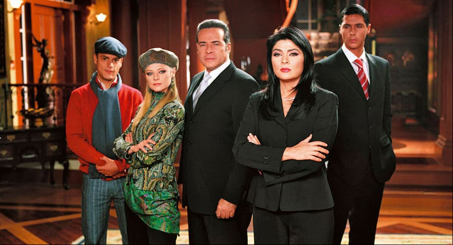 La madrastra fue protagonizada por Victoria Ruffo y César Évora