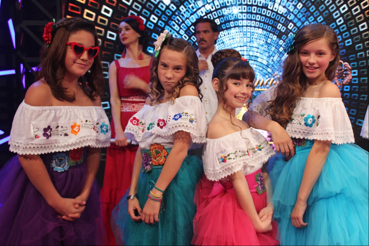 Gala, la hija de Arath de la Torre, forma parte del elenco infantil de 'Mi marido tiene más familia'.