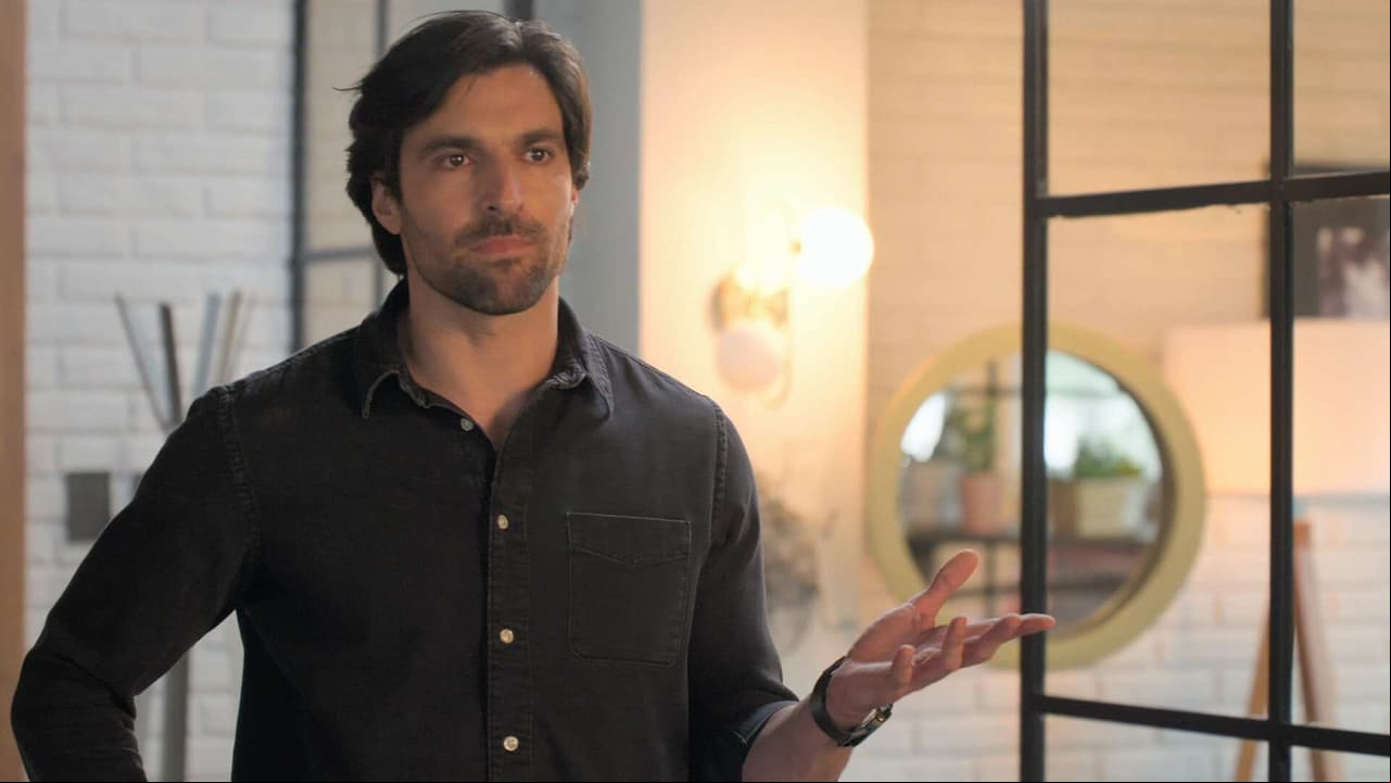 Héctor desprecia a Patricia por vivir en la casa de Helena