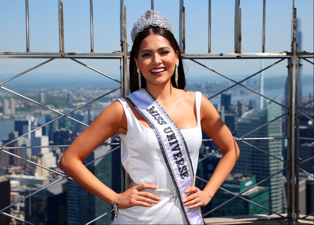 Tras el triunfo de la originaria de Chihuahua en el certamen de belleza, se viralizaron fotografías de su infancia y de su etapa como estudiante de ingeniería. ¡Mira la drástica transformación de la Miss Universo!