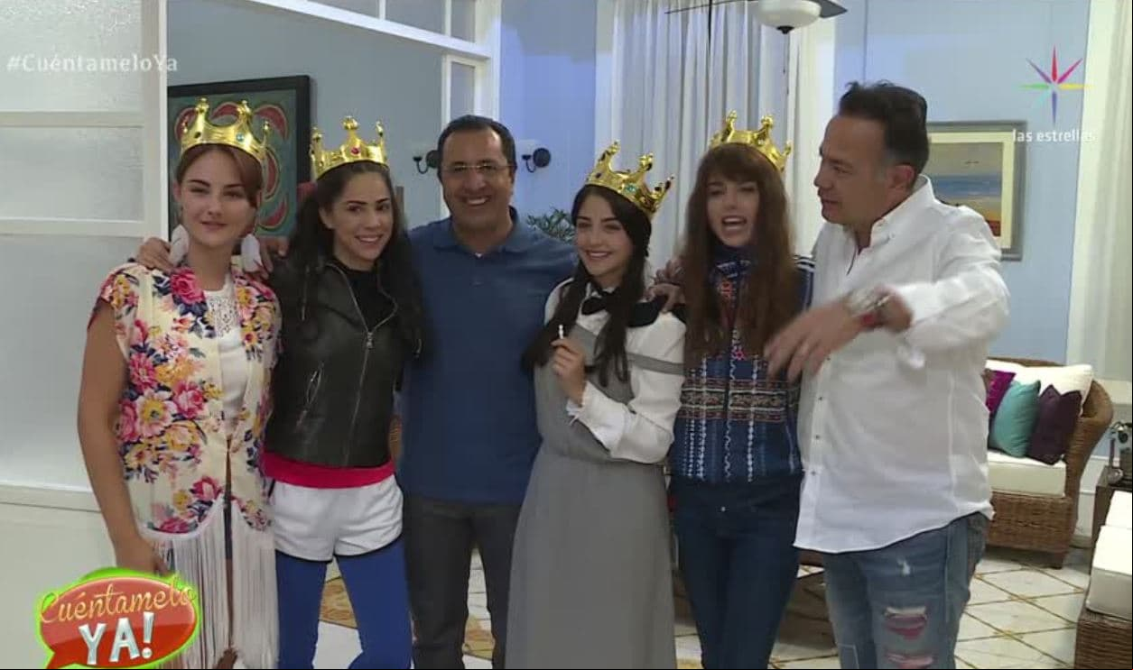 Elenco de "Hijas de la Luna" partió rosca de Reyes
