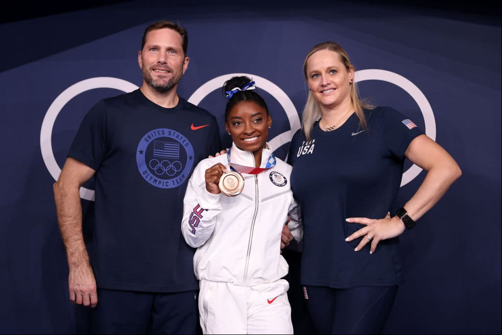 Este lunes, Biles regresó al gimnasio por "primera vez" desde los Juegos Olímpicos con su entrenador Laurent Landi.