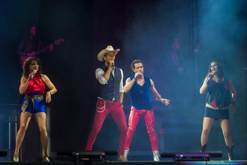 Timbiriche lleva su fiesta al Zócalo Capitalino