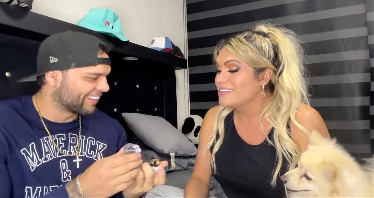 Marlon saca anillo frente a Wendy