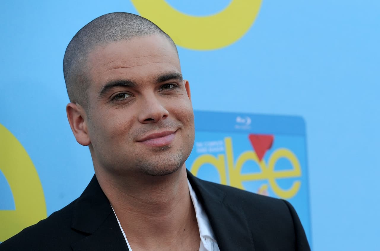 Mark Salling murió el 30 de enero de 2018 a los 35 años por asfixia, debido a que se ahorcó. Su cuerpo fue encontrado colgado en un árbol cerca de su casa en Sunland, San Fernando.