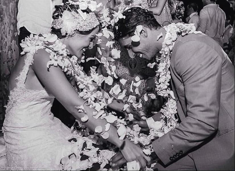 En noviembre de 2014, Zuria Vega y Alberto Guerra se casaron en San Francisco, Nayarit. Según el portal People en español, la actriz pudo festejar en compañía de sus padres, Gonzalo Vega y Leonora Sistos, además de sus hermanos Gonzalo y Marimar. El vestido de novia fue diseñado por ‘Pronovias’, creado en capas de tul de seda color marfil, totalmente entallado al cuerpo con delicadas aplicaciones de varios tipos de encaje.