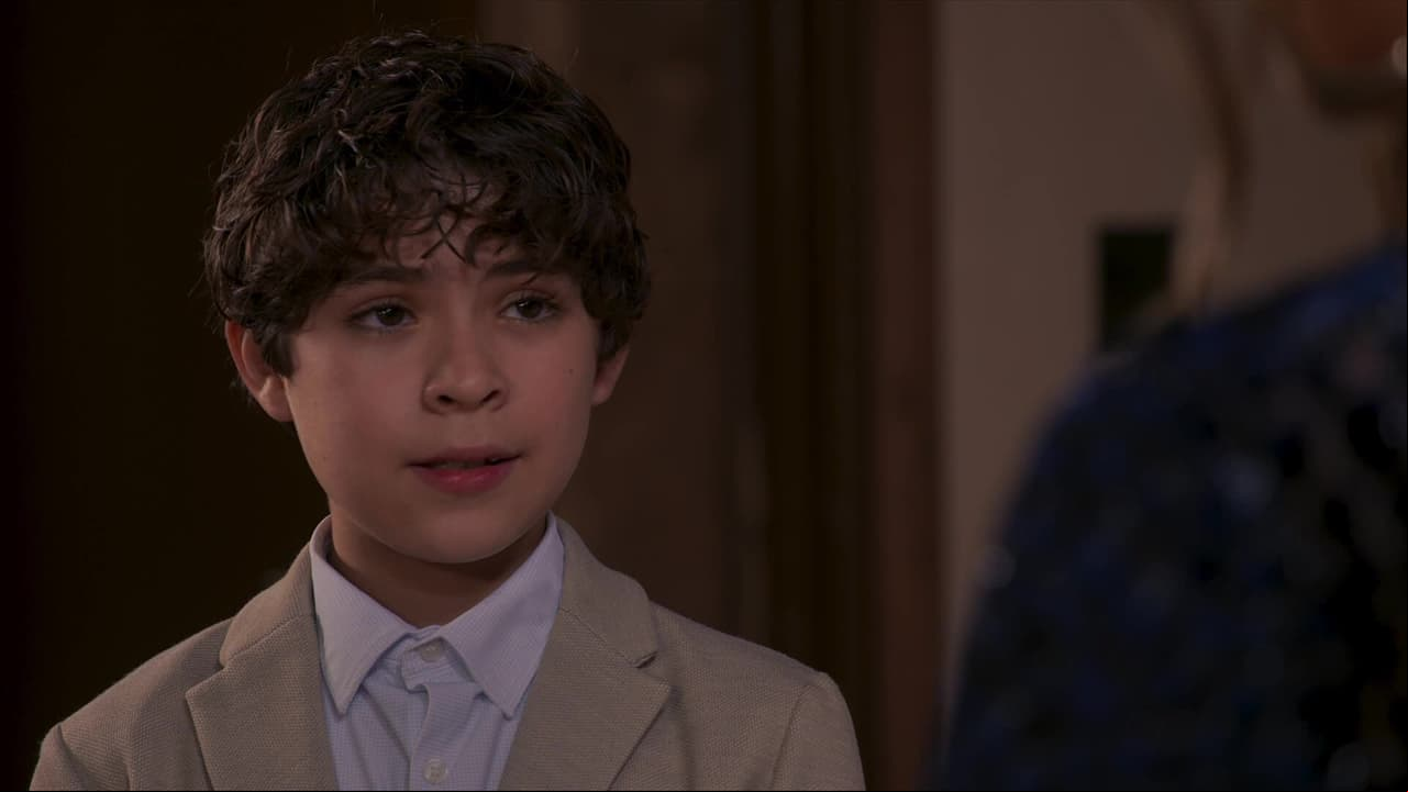 Juanito se burla de Vicky por ser débil