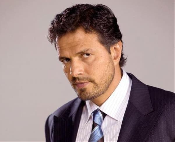 ¡Descubre más sobre Agustín Arana!