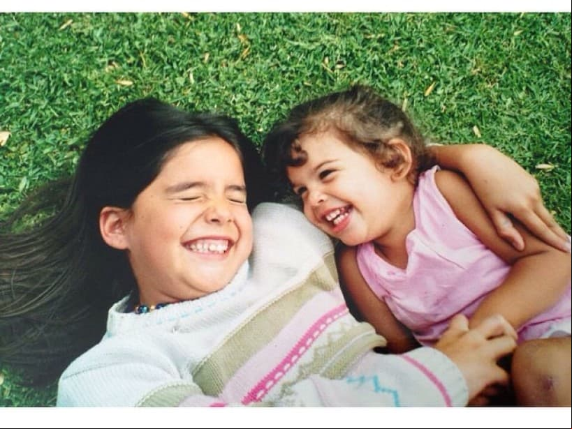 Ambos Paula y Emilio crecieron junto a su padre y madrastra, a quien desde muy pequeños le llamaron “mamá”, aunque por supuesto, siempre conscientes de la memoria de Mariana Levy.