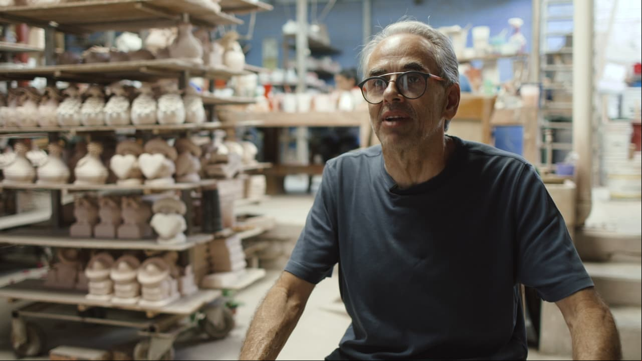 Rodo Padilla comparte el arte de trabajar la cerámica