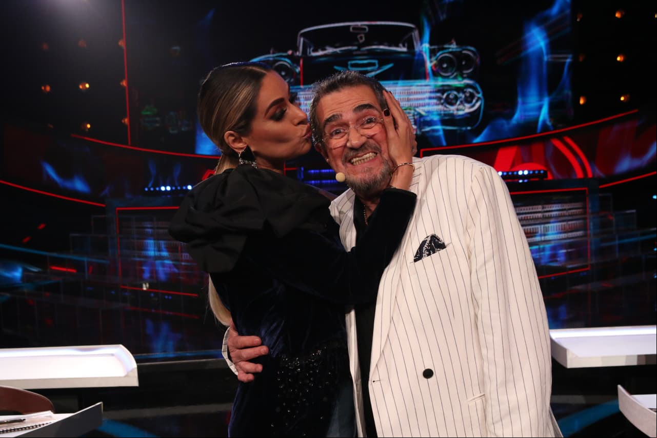 En uno de los cortes, Gali y el "Flaco" nos mostraron su cariño.