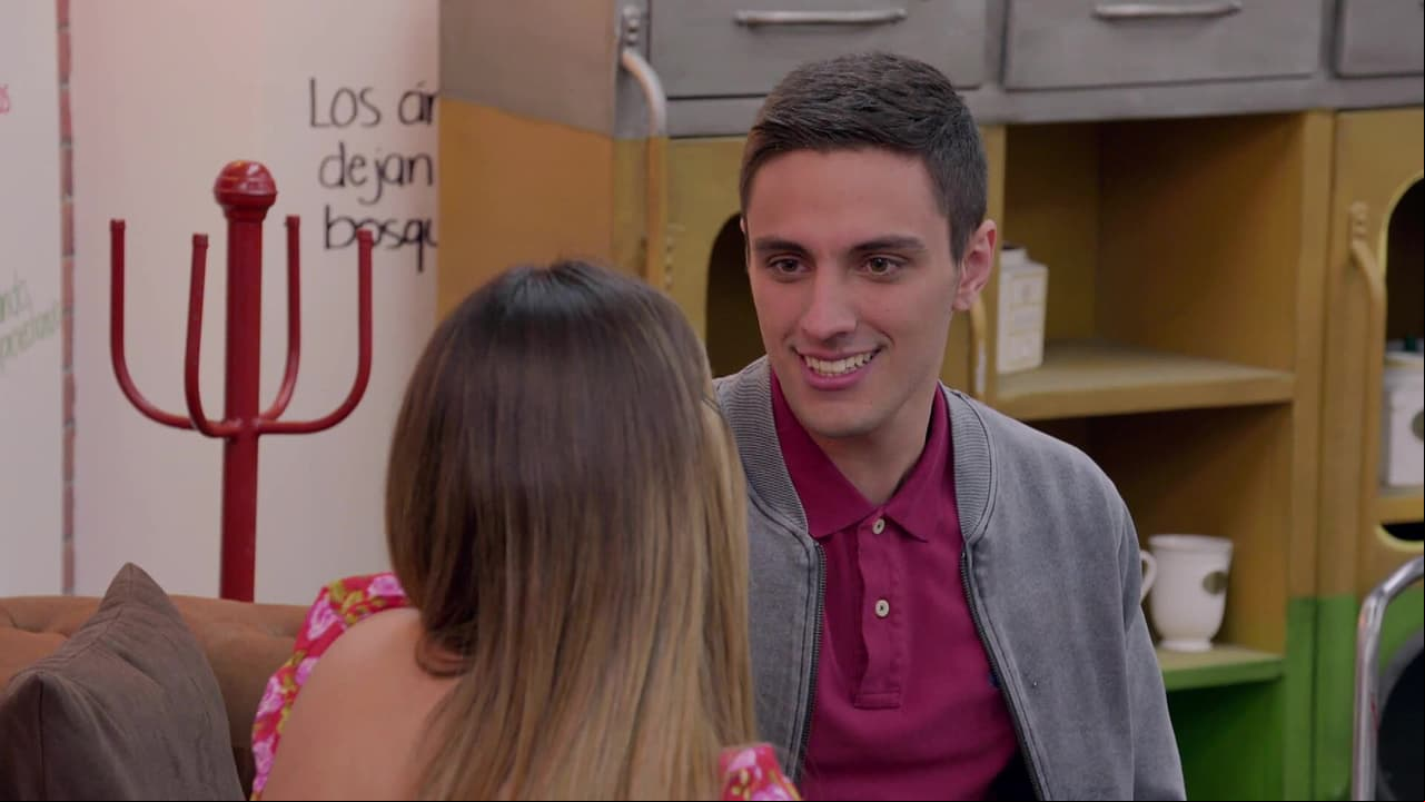 Simón descubre lo que siente por su mejor amiga cuando casi la pierde en ‘El Dicho’