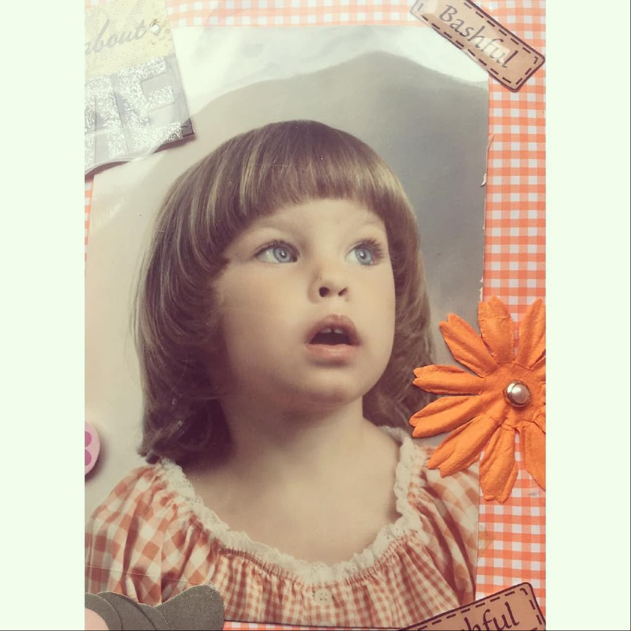 Sin embargo, a pesar de haber nacido en España, Belinda se considera mexicana, y actualmente se encuentra tramitando su naturalización, dijo en Instagram en 2018.