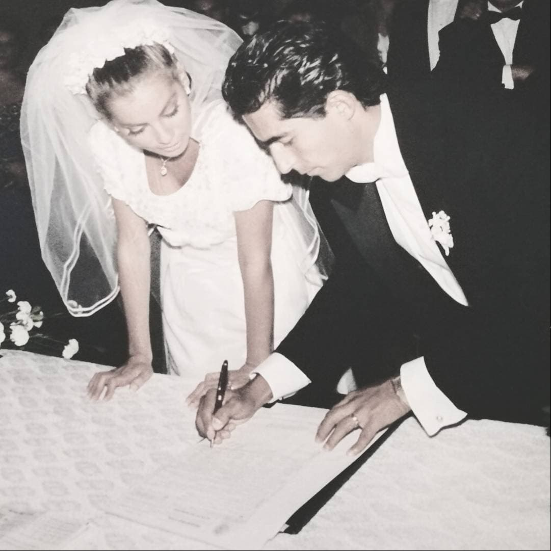 La pareja llegó al altar el 11 de noviembre de 1995, momento que recordó Araiza a través de Instagram hace dos años.