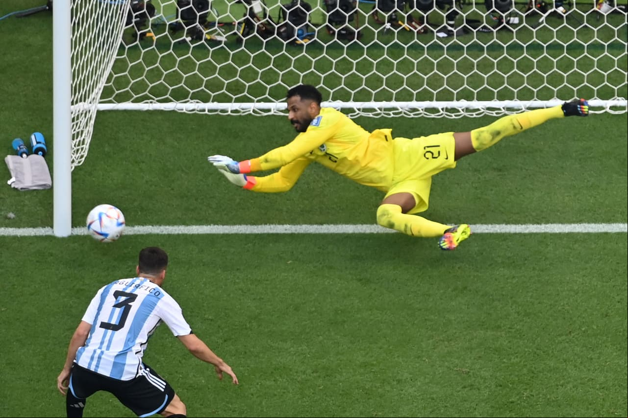 Arabia Saudita logra un triunfo histórico al vencer al equipo de Argentina con todas sus estrellas.