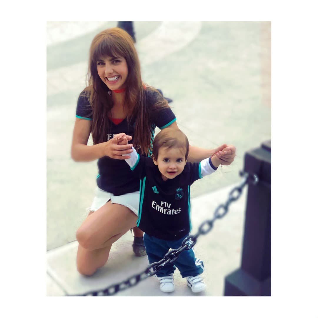 “Marcelo, el amor de mi vida, mi maestro, mi fuerza y mi motor. Gracias Dios por darme la bendición más grande, por elegirme de mamá del bebé más increíble del mundo. Me siento PLENA y llena de amor”, escribió la actriz para acompañar su publicación en abril de 2018.