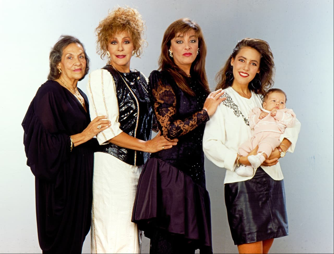 En 1950 tuvo a su primera hija, Silvia Pasquel, en 1963 a Viridiana, quien murió en 1982; en 1968 a Alejandra Guzmán y a Luis Enrique Guzmán, en 1969.
