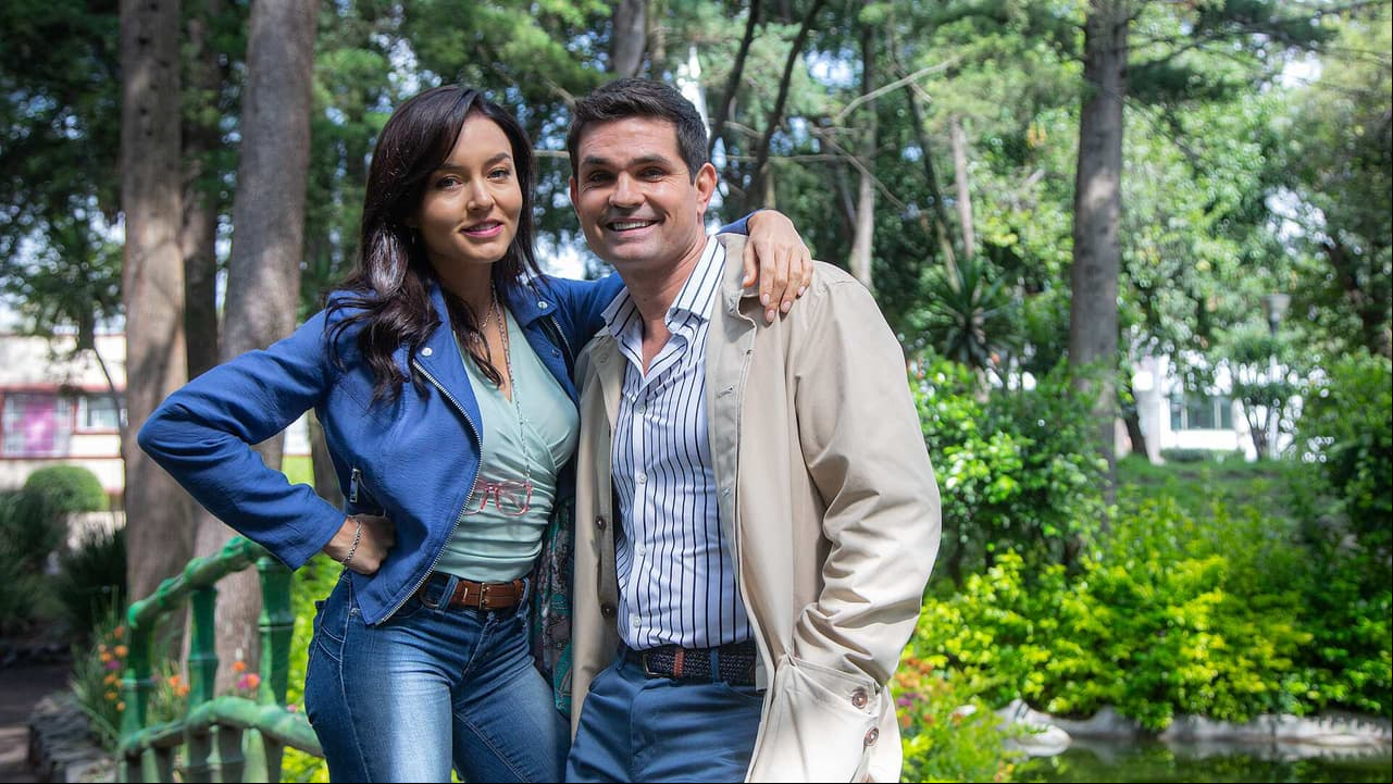 Ve AQUÍ cómo se grabó el beso de Renata y Javier en ‘Vencer el Pasado’