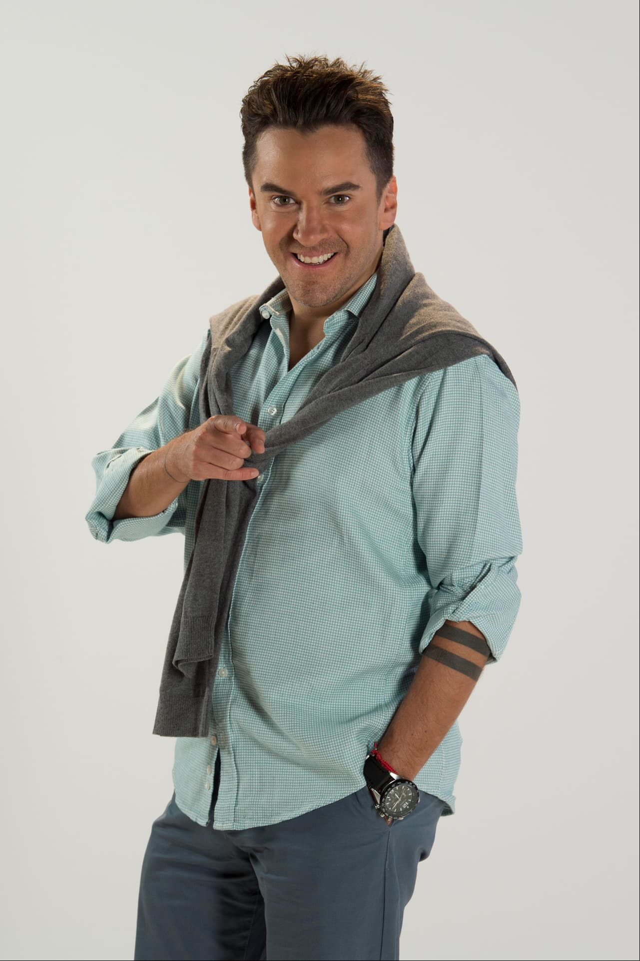 Mauricio Mancera es Javier, el mejor amigo de Carlos.
