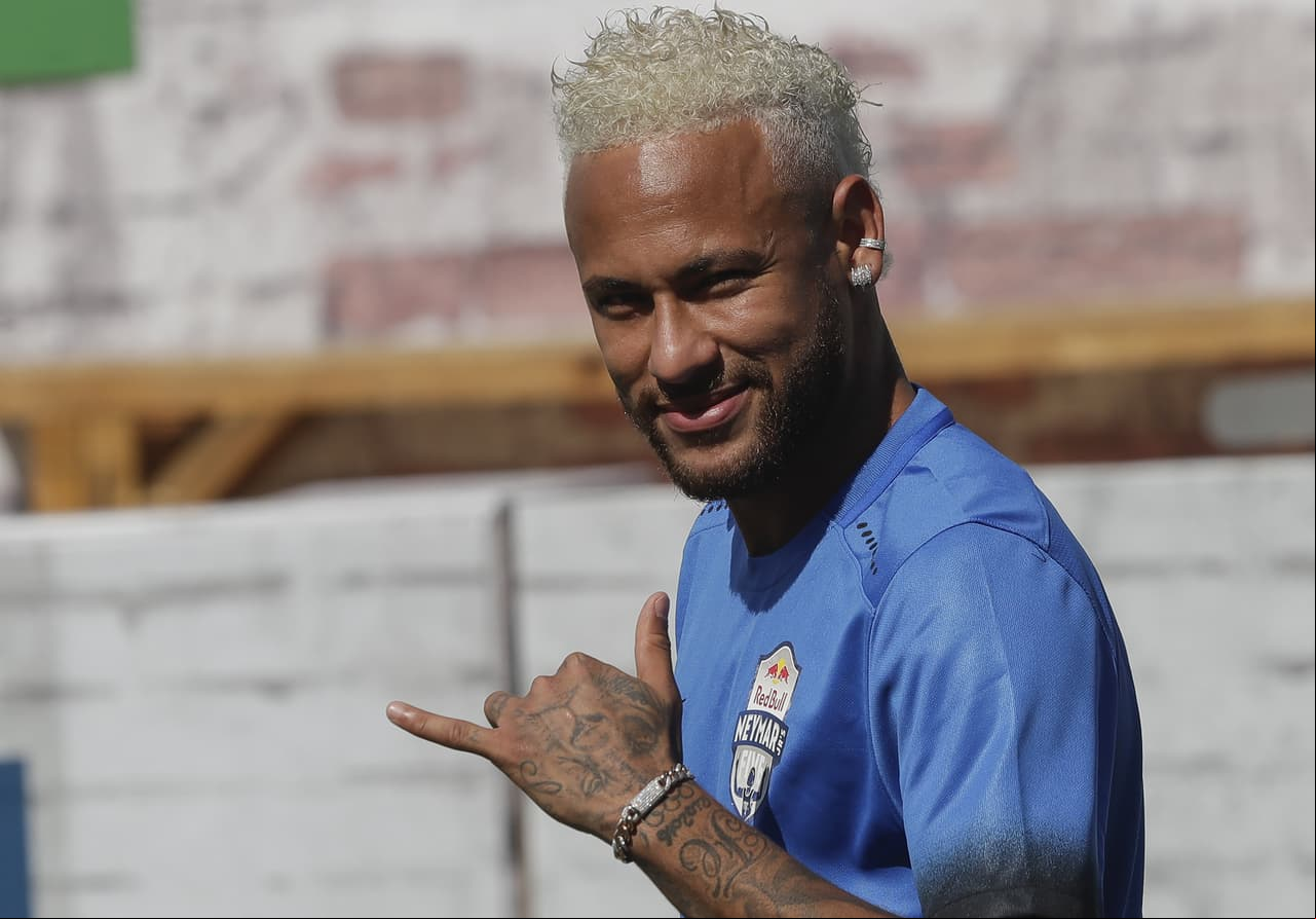 9. Estrella del equipo París Saint-German, Neymar cuenta con 123 millones de seguidores y obtiene 722 mil dólares por cada post pagado.