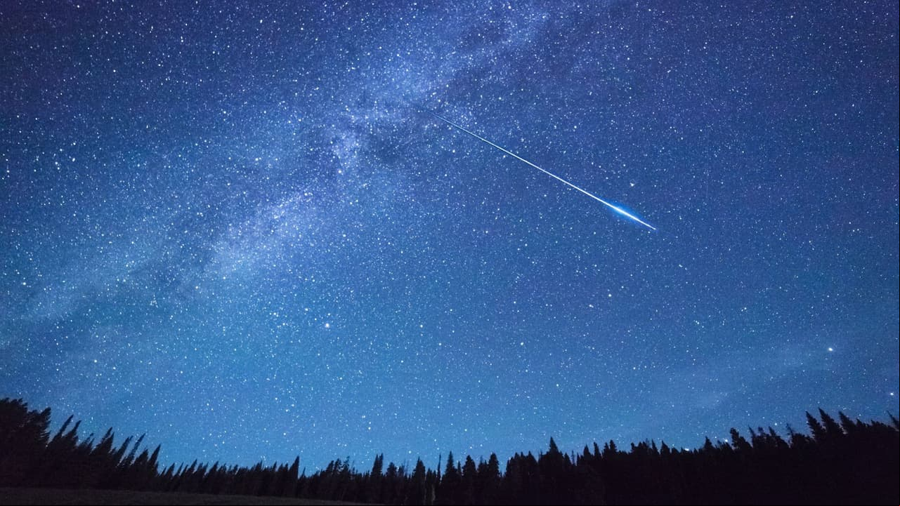 Lluvia de meteoritos de las Líridas 2025: ¿Qué es, cuándo y cómo verlo?