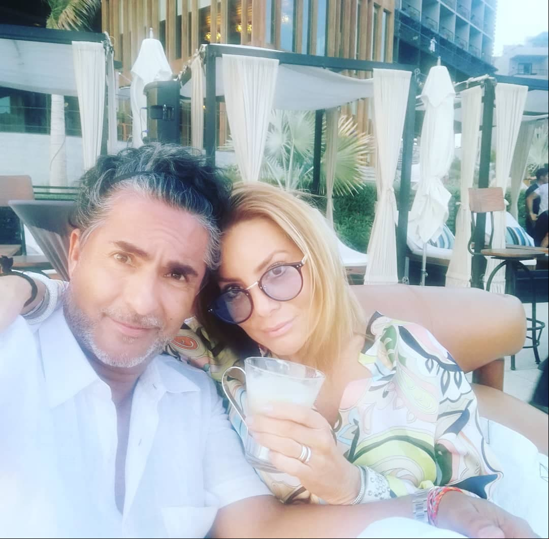 En 2015, Raúl Araiza se vio envuelto en una polémica tras darse a conocer una infidelidad de su parte, lo que acaparó varios titulares de la prensa, Por eso, a principios de año habló en el segmento ‘A corazón abierto’, del programa ‘Hoy’, sobre las tres crisis que atravesó su matrimonio.