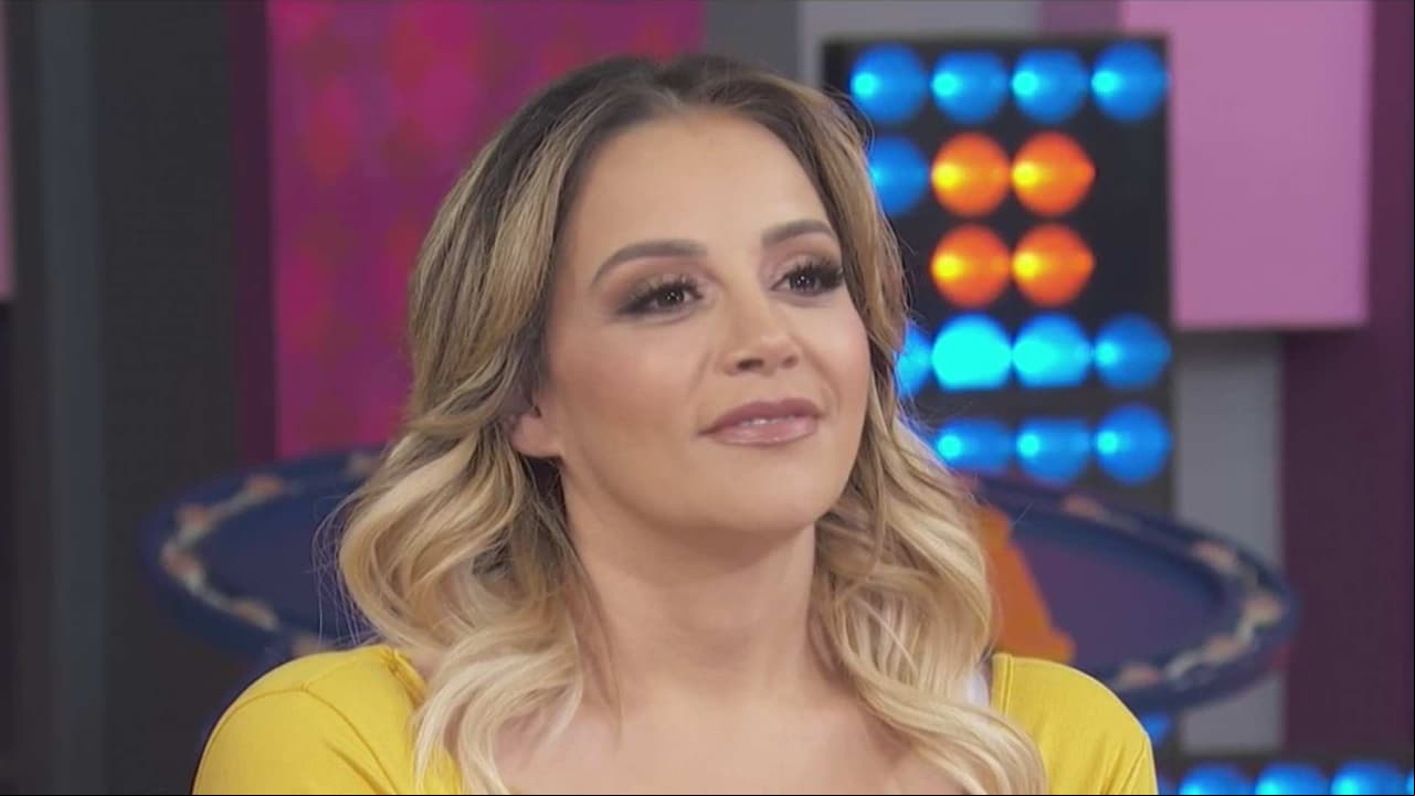 Así se enfrentó Rosie Rivera a su familia para defender su posición como albacea de Jenni y su tema inédito “Engañémoslo”