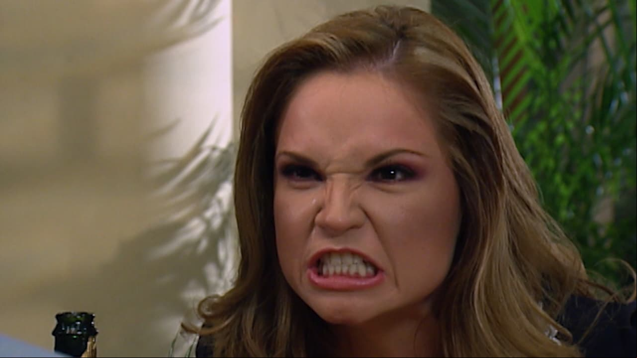 El capítulo 87 de 'Destilando Amor' causó una gran reacción en redes sociales, pues mostró una de las escenas más icónicas de la telenovela; la pelea entre Sofía e Isadora, la cual fue sumamente esperada por los fanáticos de la historia. A continuación, te mostramos algunos de los mejores memes realizados por los s.