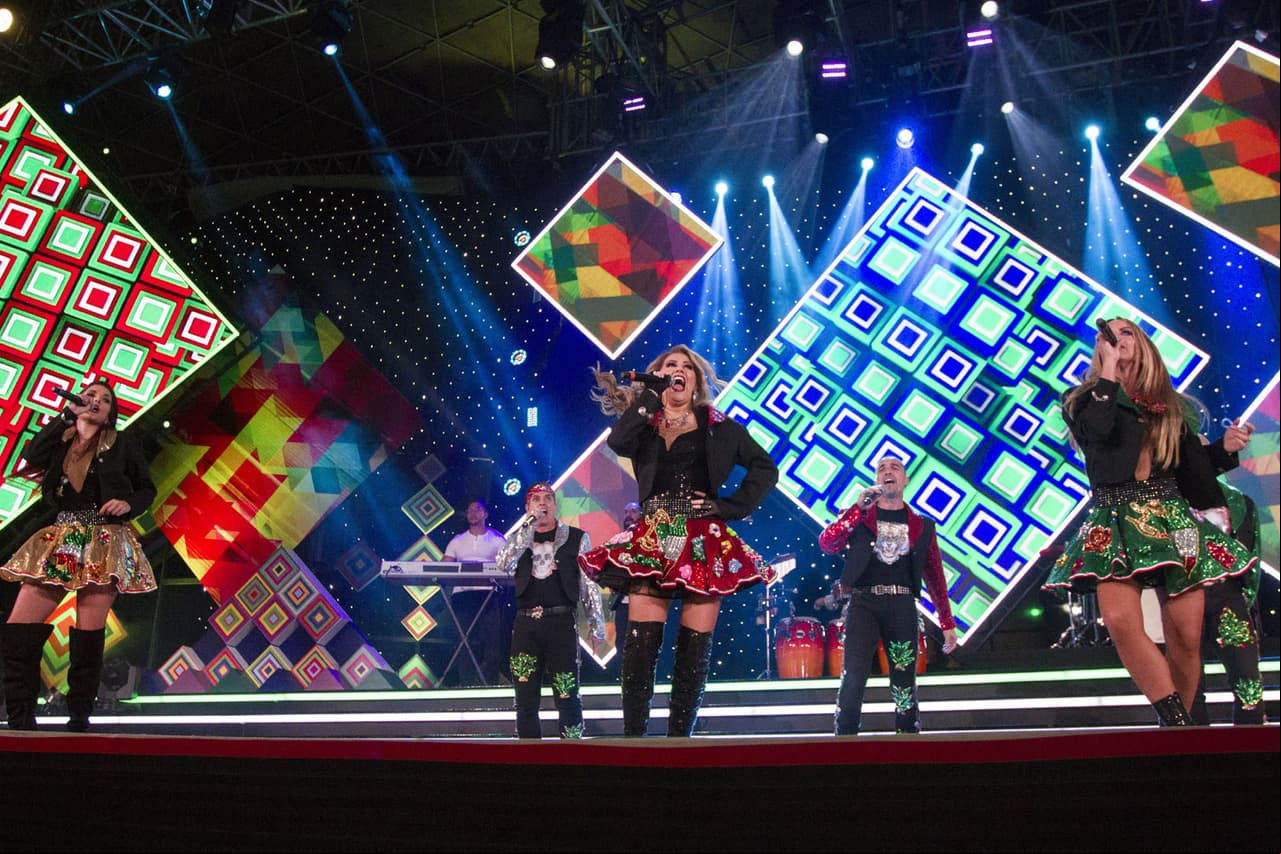 Garibaldi regresó a la escena musical y puso a bailar a los asistentes.