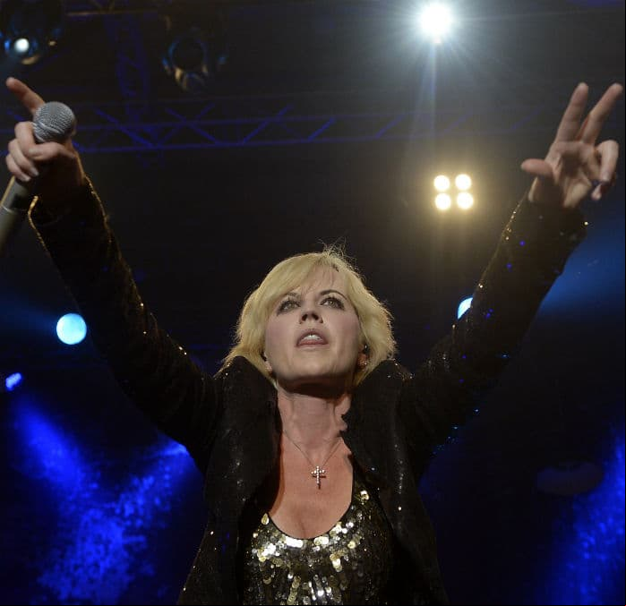 Causa de muerte de Dolores O'Riordan seguirá en misterio hasta abril