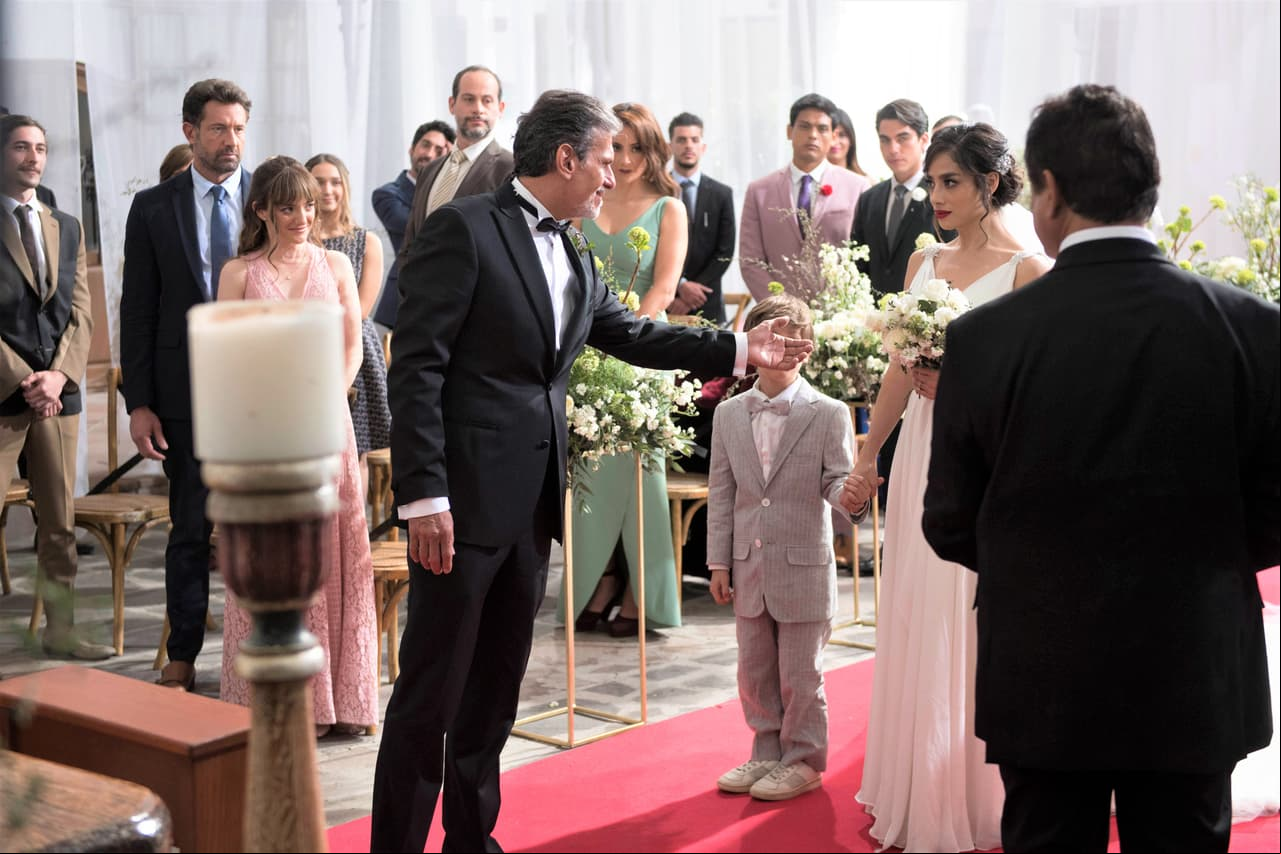 'Nico' es quien acompaña a la novia al altar.