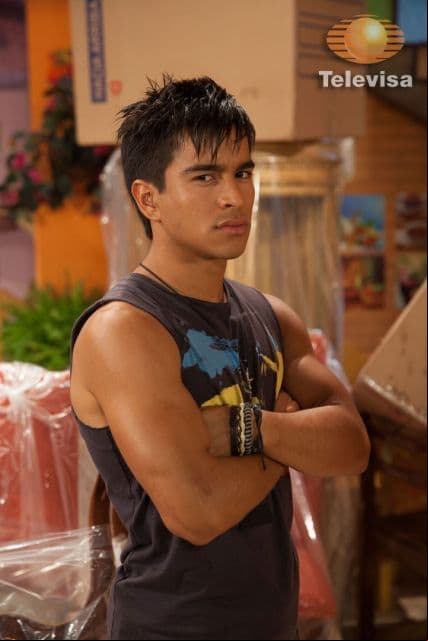En 2013, Jonathan interpretó a 'José Tizoc Menchaca Martínez' en 'Qué pobres tan ricos', protagonizada por Zuria Vega y Jaime Camil.