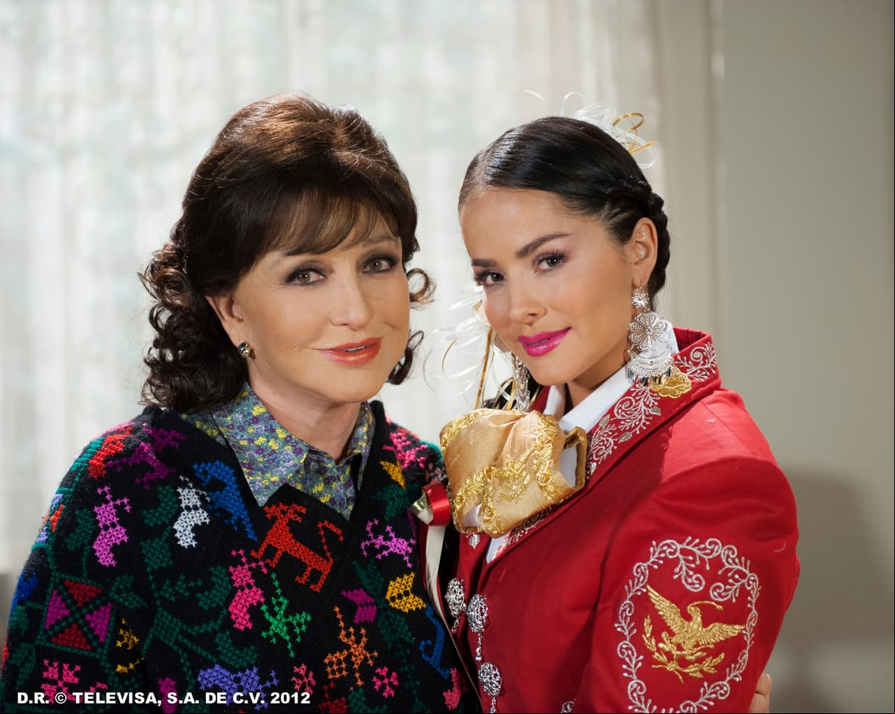 Angélica María y Danna García en 'Qué bonito amor'.