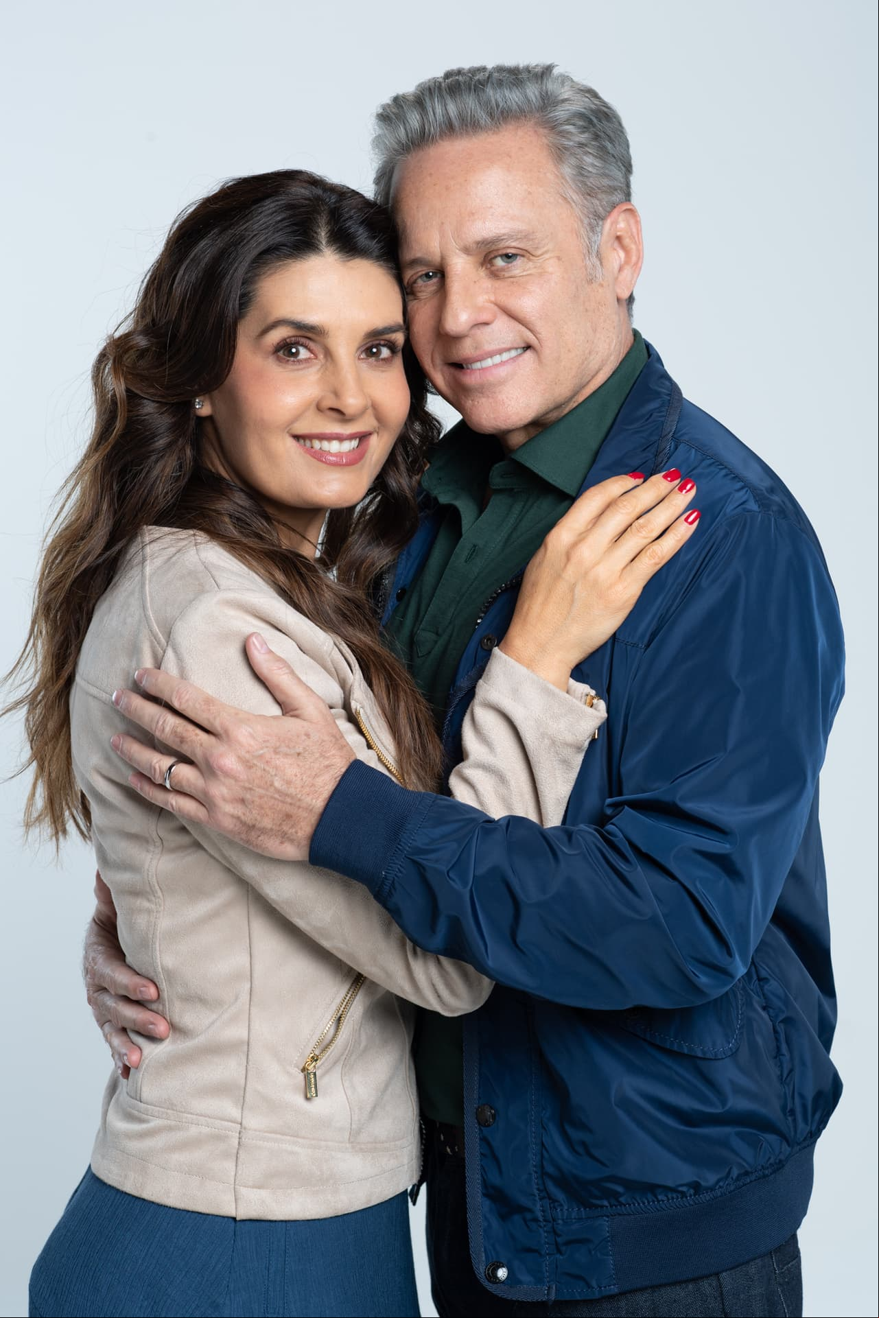Mayrín Villanueva y Alexis Ayala lideran el rating en el estreno de ‘Si nos dejan’