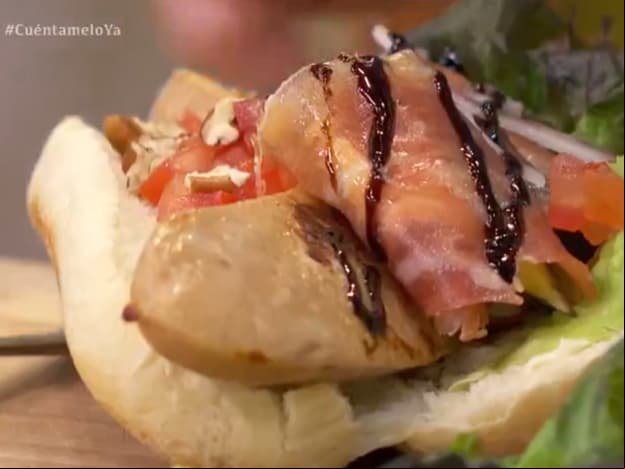 Receta: ¡Hot dog de jamón serrano con higos!