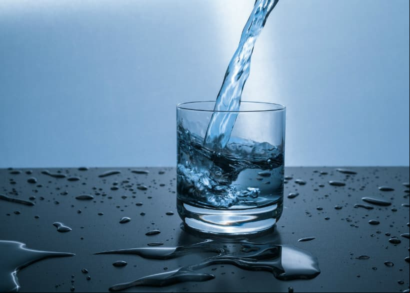 2. Pierdes peso sanamente ya que tu cuerpo libera toxinas al recibir hidratación.